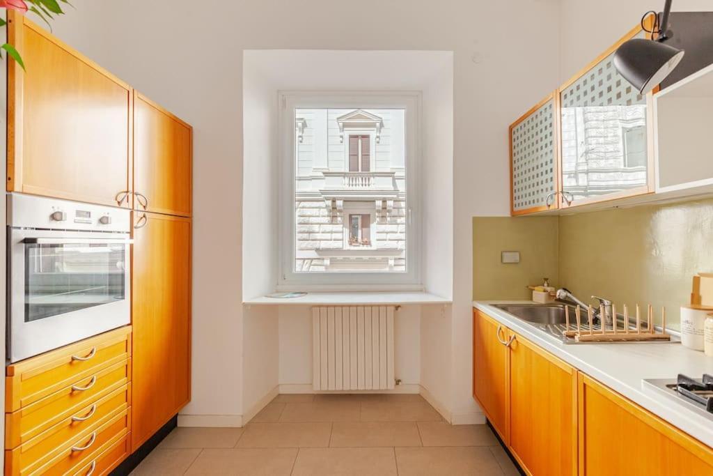 Moderno A Due Passi Dal Colosseo Apartment Rom