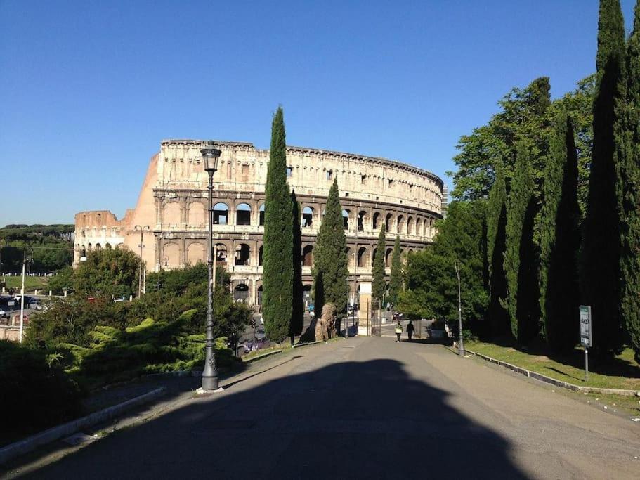 Moderno A Due Passi Dal Colosseo Rom