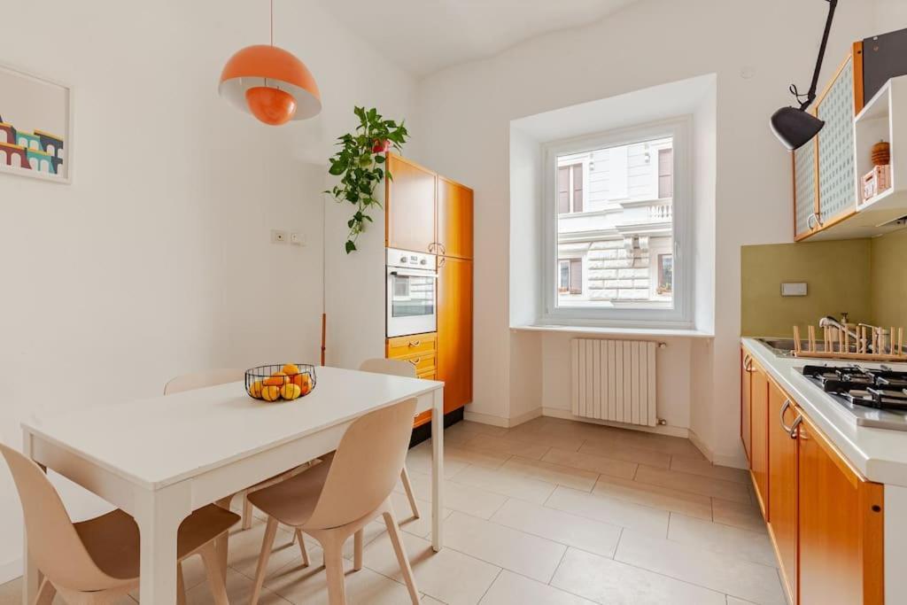 Moderno A Due Passi Dal Colosseo Apartment Rom